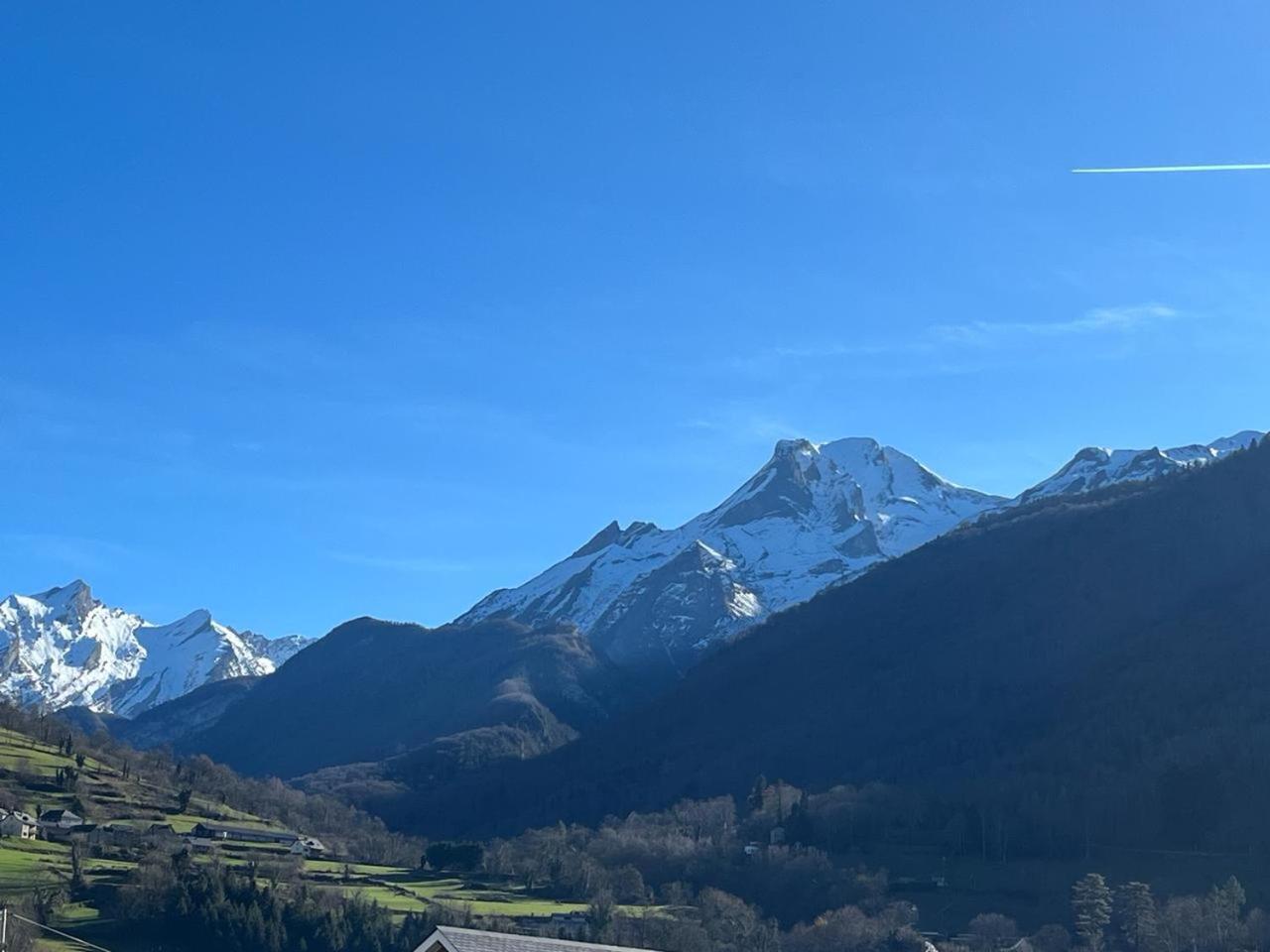 Appartement Cocoon Avec Jardin Et Vue Montagne 拉兰 外观 照片